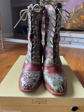 L'Artiste Women's Floral Lace-Up Ankle Boots in Burgundy and Green